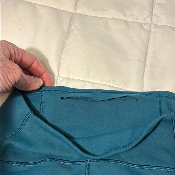 Lululemon In Movement Tight 25" Bermuda Teal High-Waisted Leggings - Picture 12 of 15